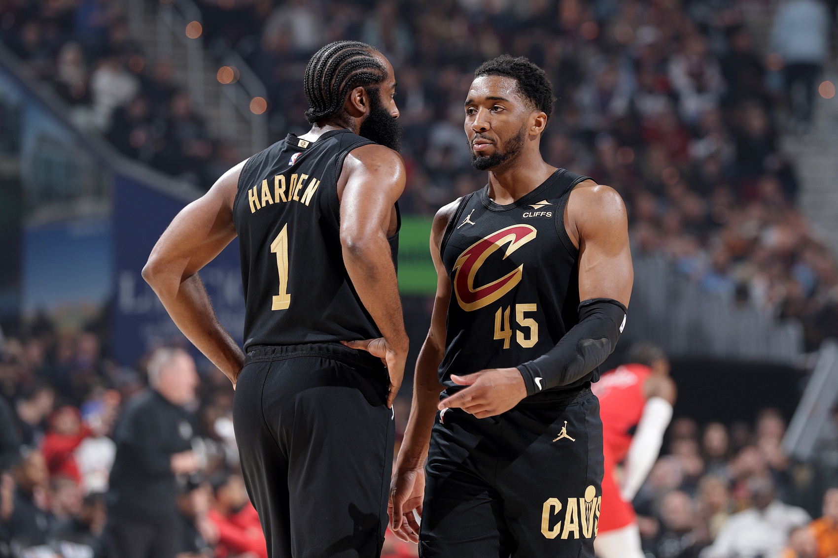 体育娱乐-迪恩·韦德：我们要做好传导&amp;掩护 让哈登和米切尔打得更轻松